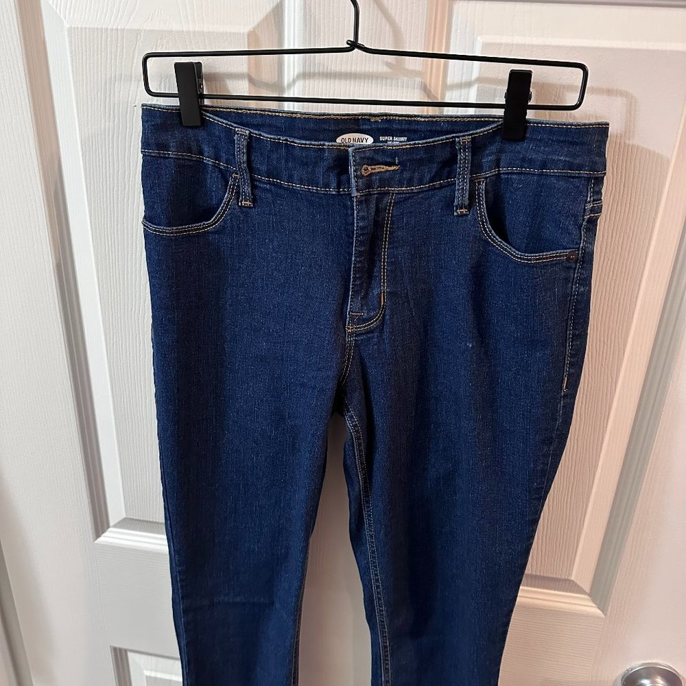 Old Navy- Super Skinny Mid-Rise Jeans, Size 6